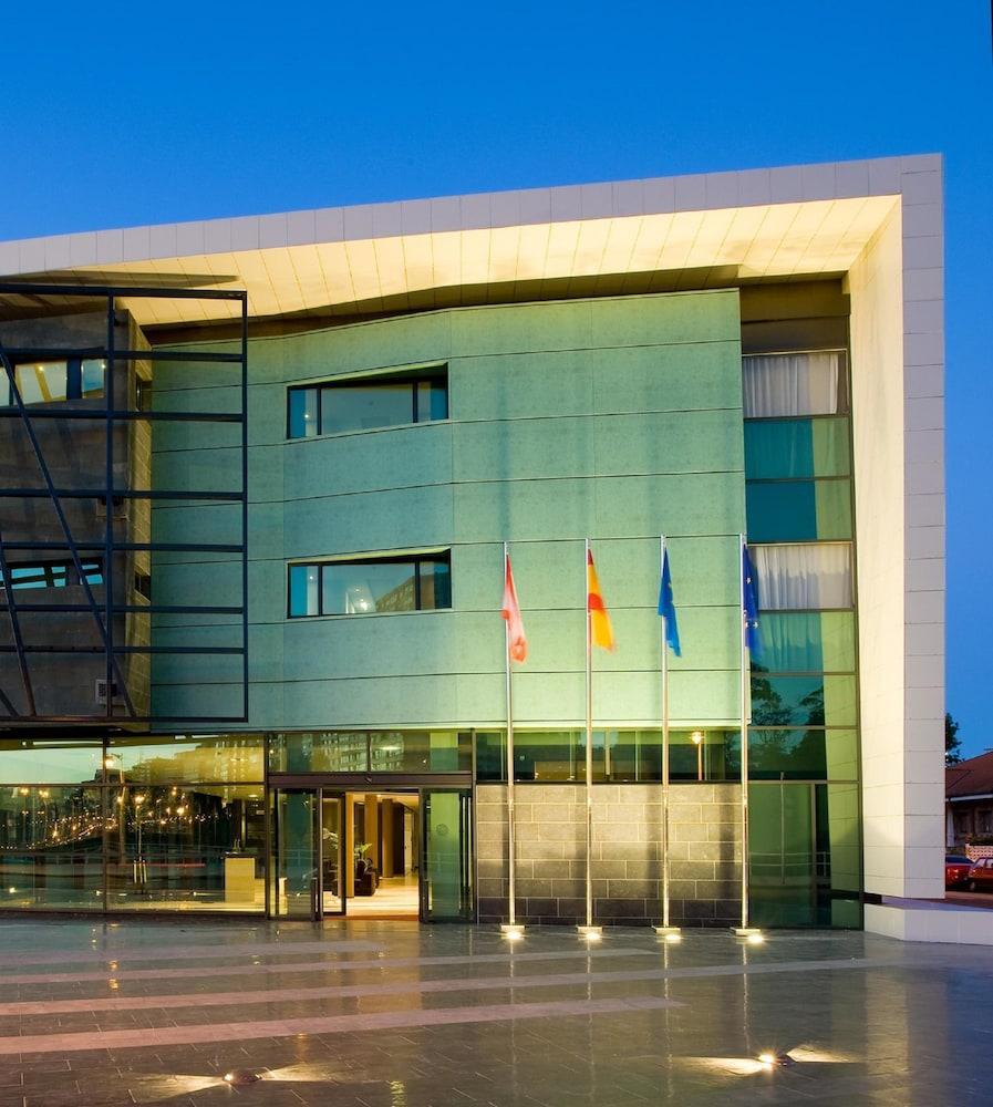 Nh Gijon Hotell Exteriör bild