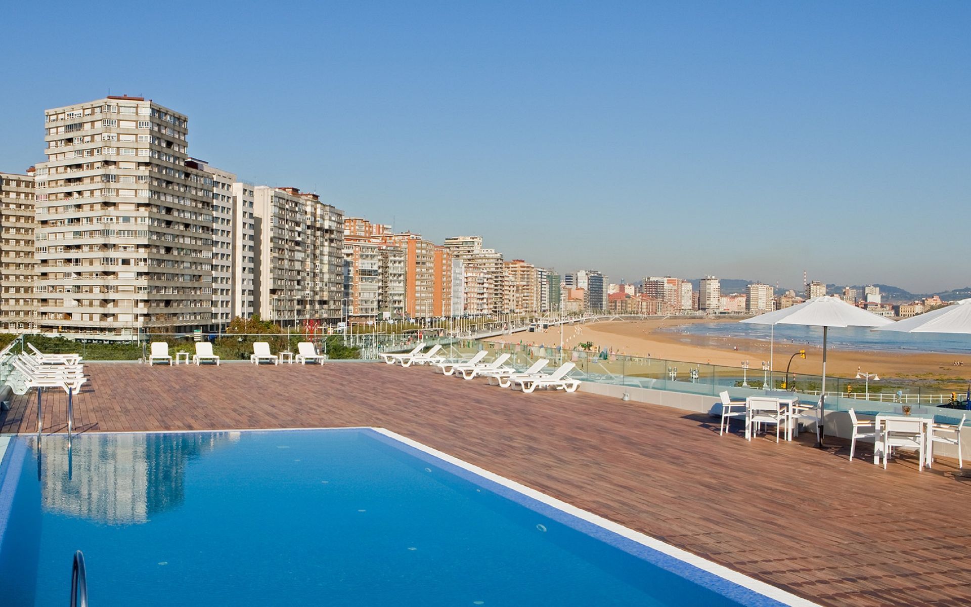 Nh Gijon Hotell Exteriör bild